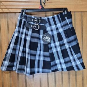 Jolie & Joy Plaid Pleated Mini Skirt Buckle Detail Black White Skater S‎